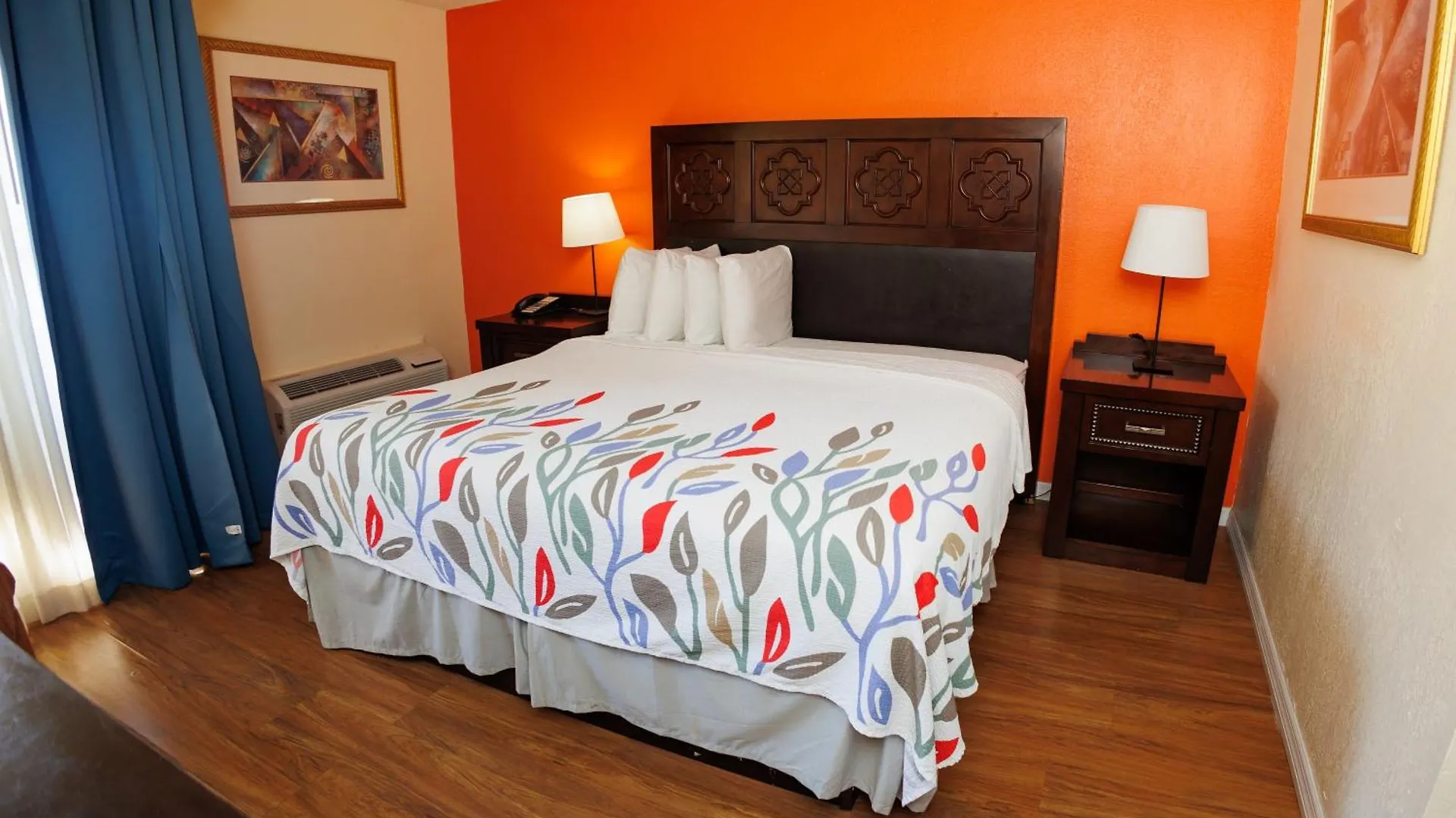 Hotel Garnet & Suites, 2*
