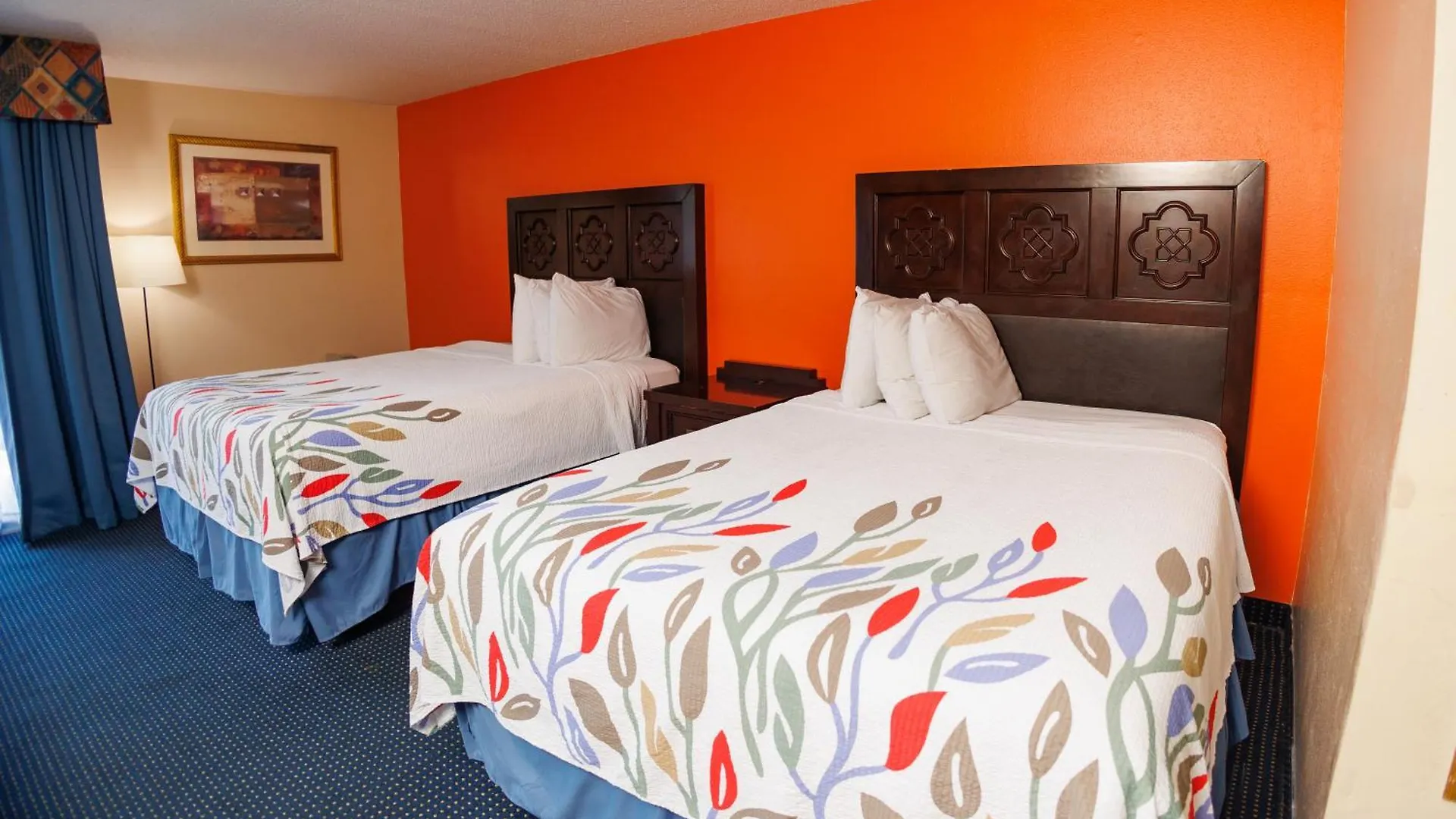 Garnet & Suites,