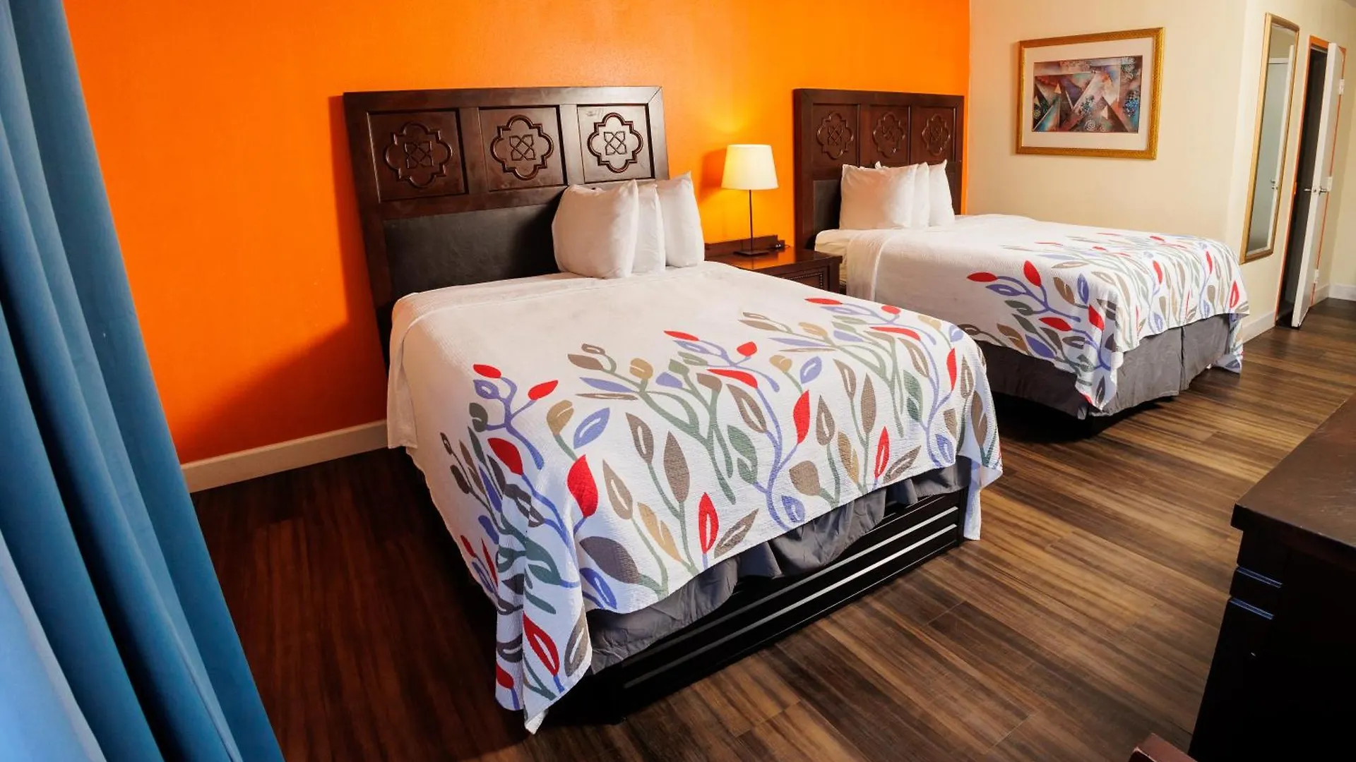 Garnet & Suites, Hotel
