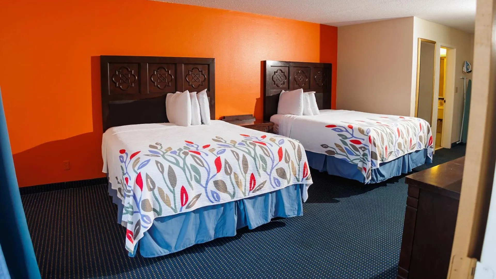 Garnet & Suites, 2*