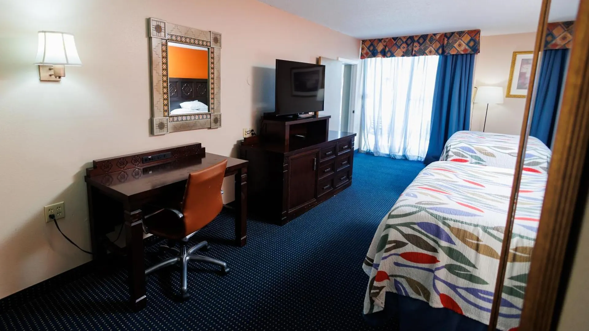 Hotel Garnet & Suites,