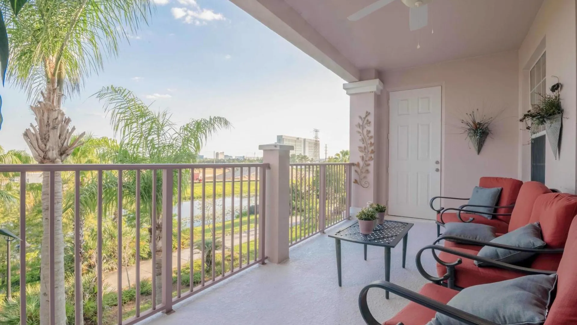 Beautiful Vista Cay View Classic Near To Theme Parks & Walk To The Convention Center Holiday home *