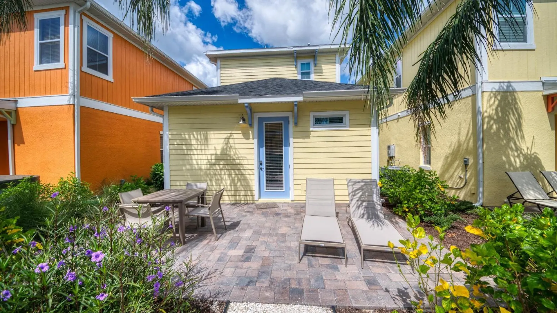 Sunny Yellow Near With Margaritaville Access - 3029sp *