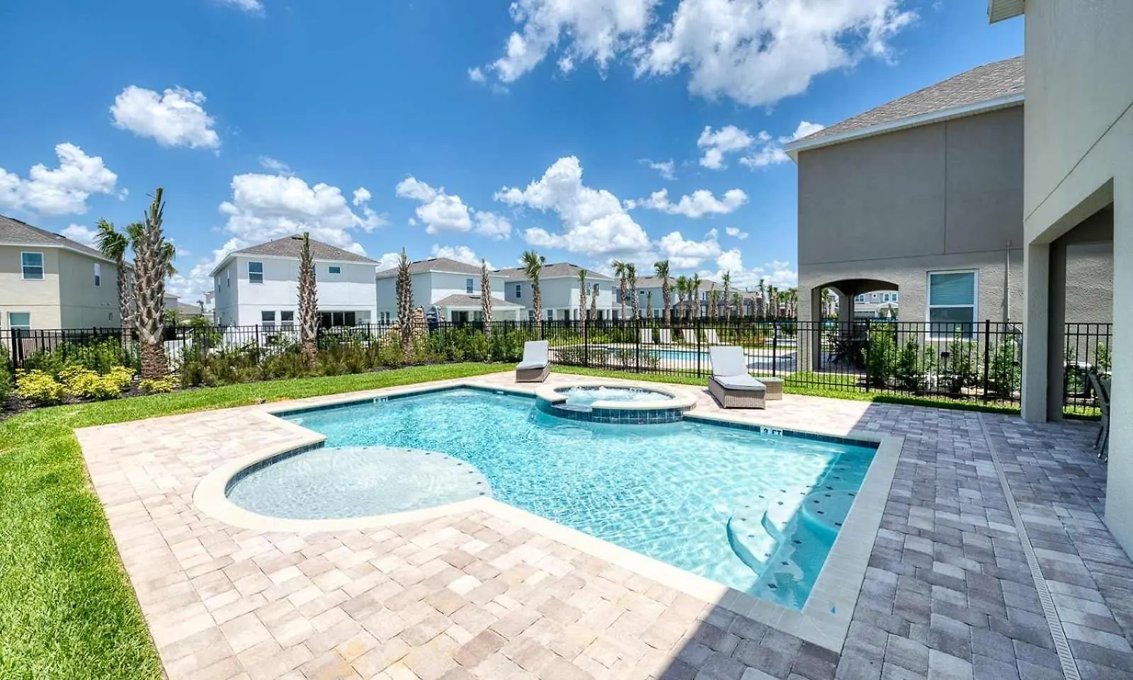 Modern 6 Bdrm Abode With Private Pool And In Encore *