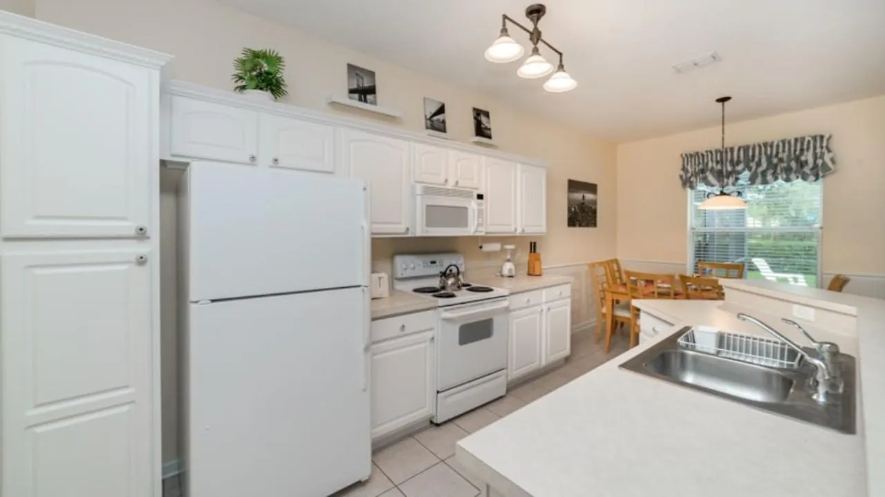 度假居 7705 Comrow Street *
