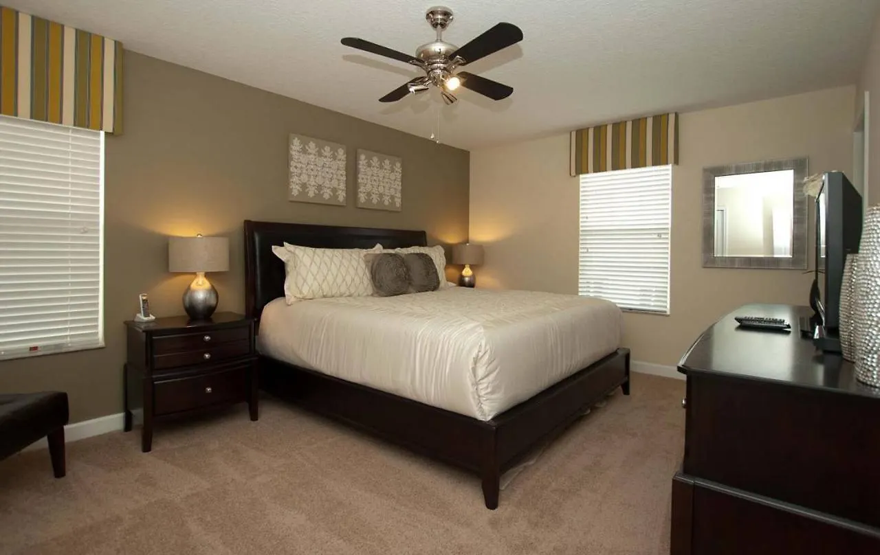 Villa Paradise Palms- 6 Bedroom Pool Home-3104pp