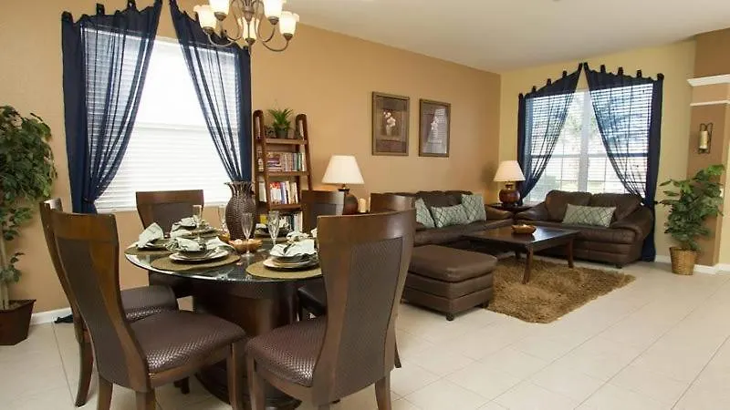 Luxurious 6 Bedroom 4 Bath In Windsor Hills Nyaraló *