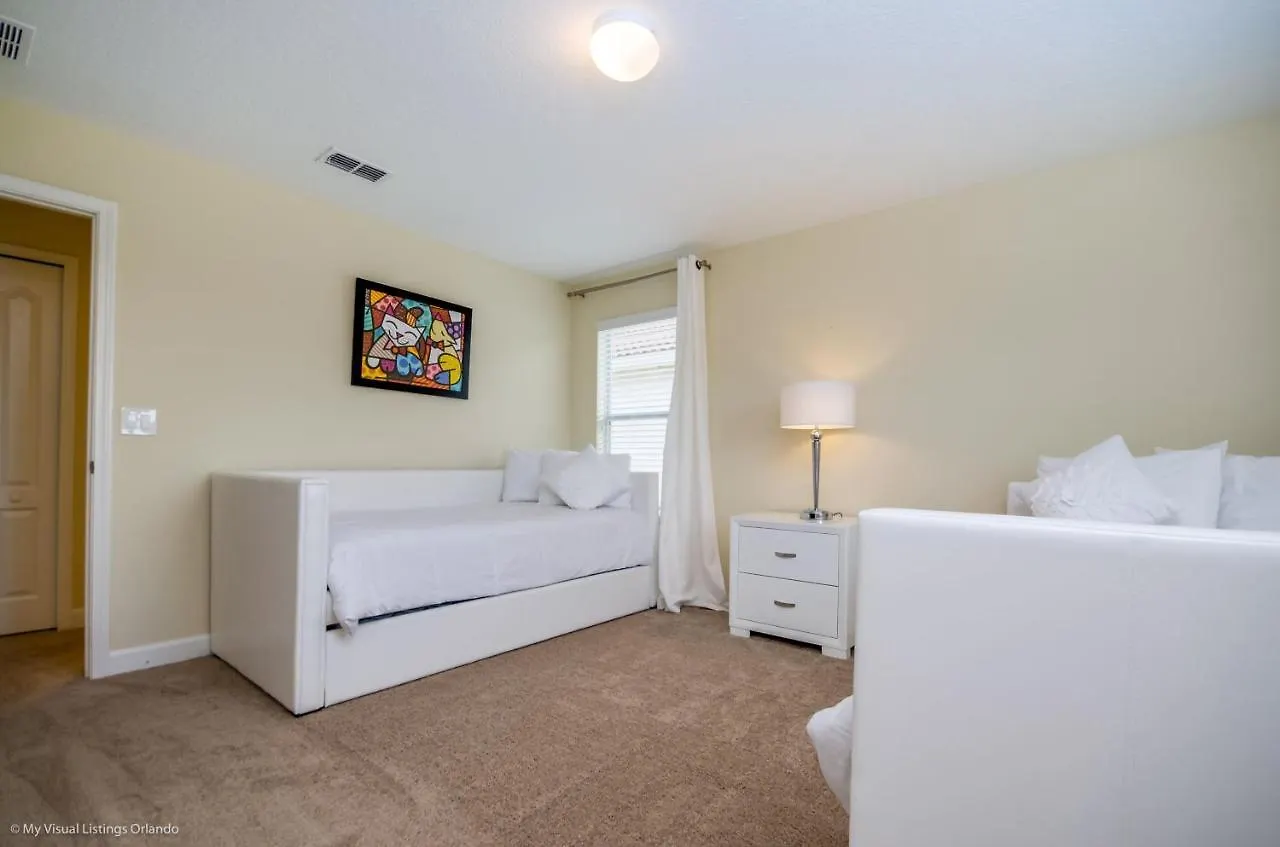 Fantastic 5 Bed 5 Bath With Pool