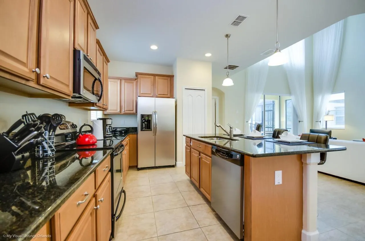 Fantastic 5 Bed 5 Bath With Pool *