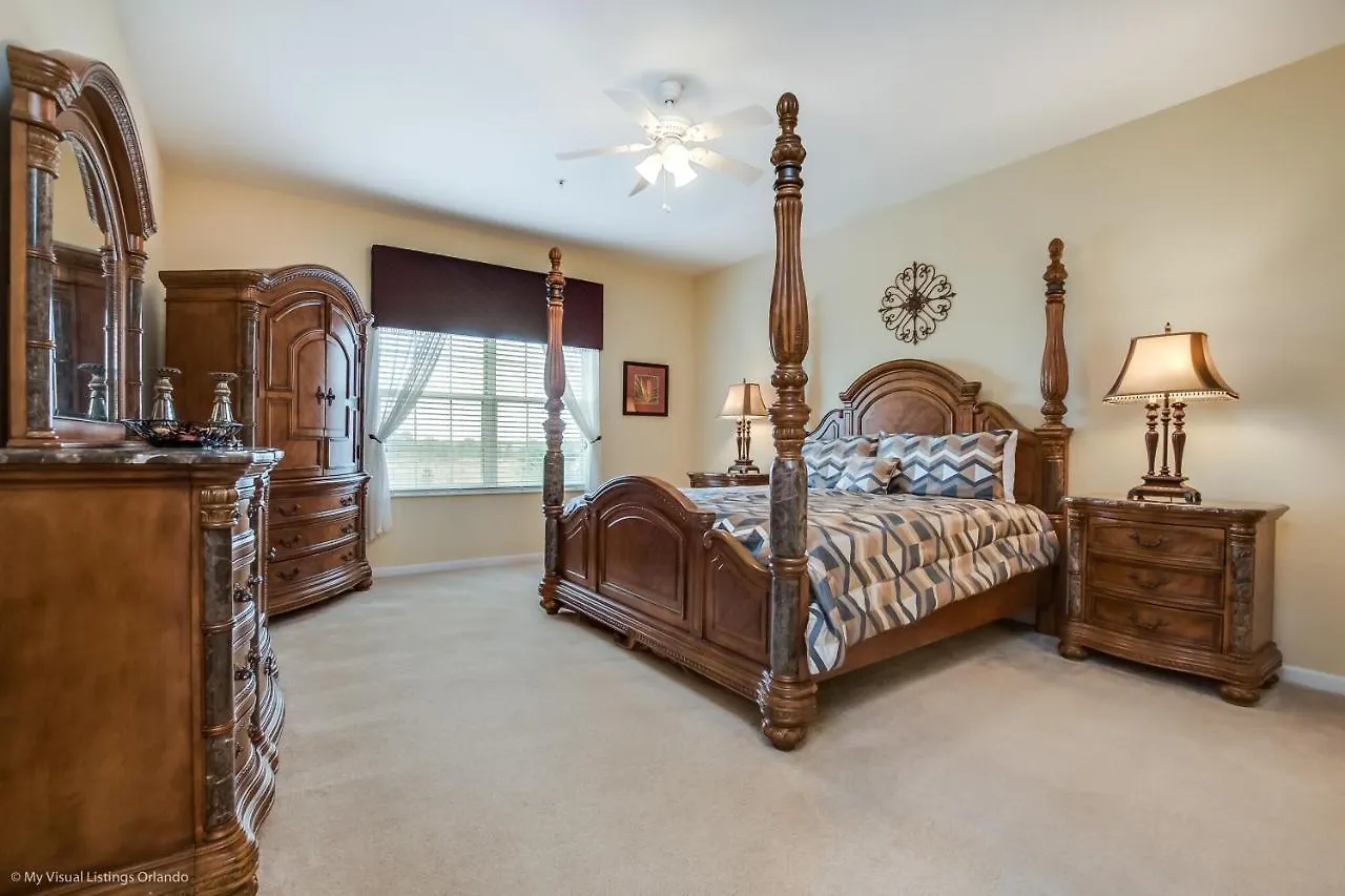 Beautiful Lakeview Wprivate Balcony *