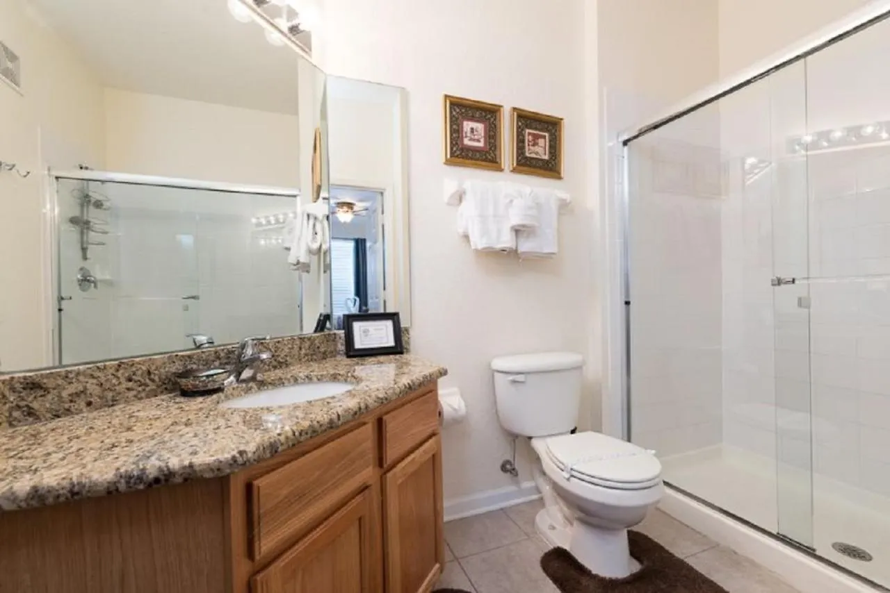 Luxurious - Just 2 Miles From #404 Lejlighed *