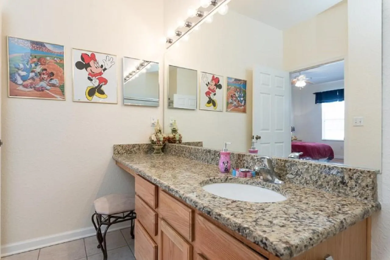Luxurious - Just 2 Miles From #404 Lejlighed *