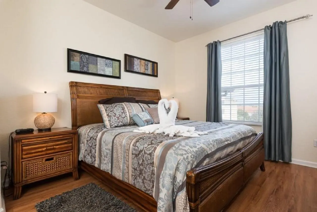 Luxurious - Just 2 Miles From #404 *