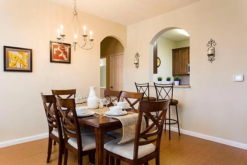 3br 2bath Balcony 5min Conv Center 1410ft Nyaraló