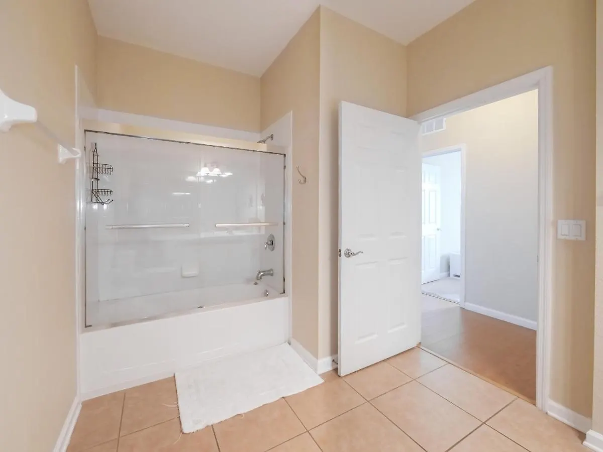 3br 2bath Balcony 5min Conv Center 1410ft Nyaraló *