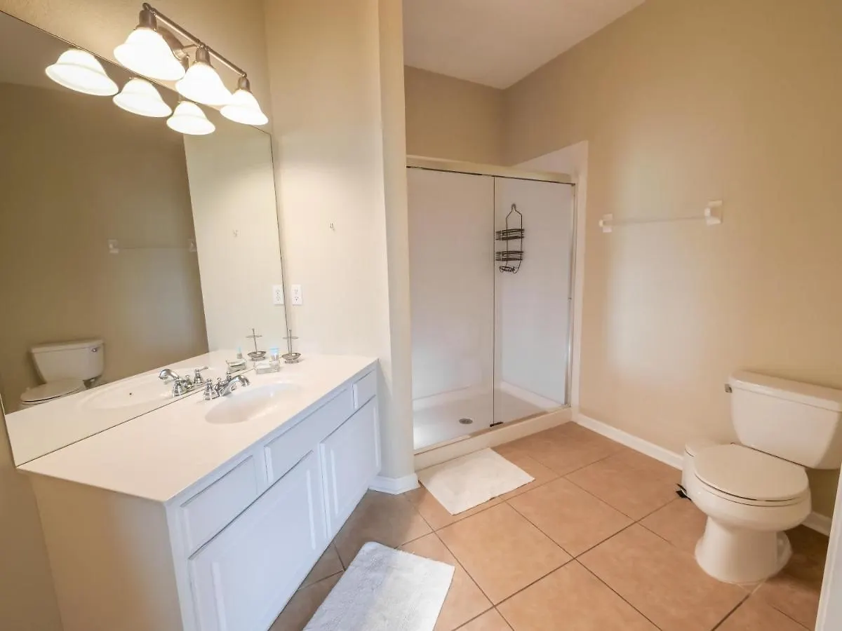 3br 2bath Balcony 5min Conv Center 1410ft Nyaraló