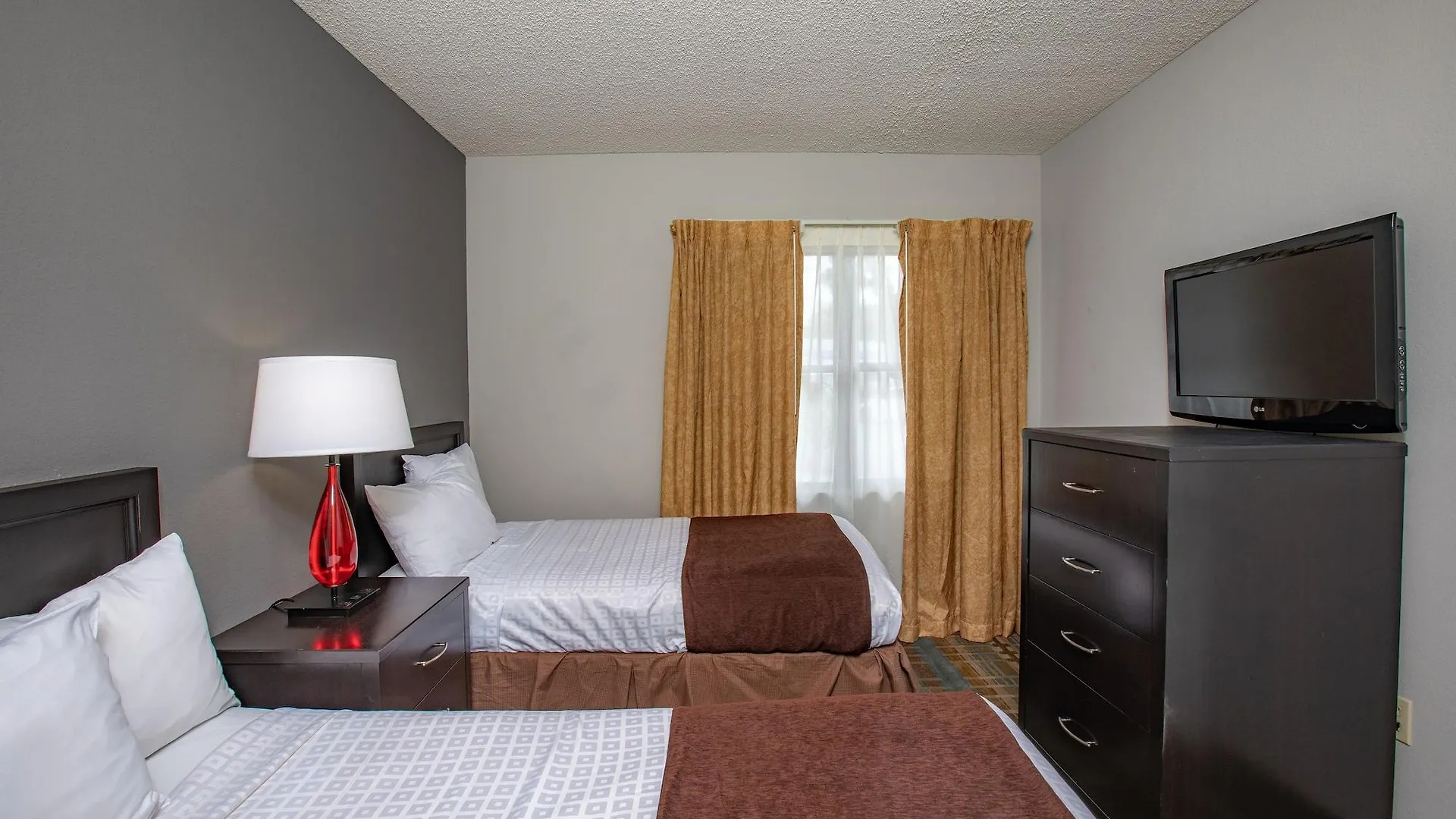 Hotel Enclave Suites, A Staysky & Near Universal