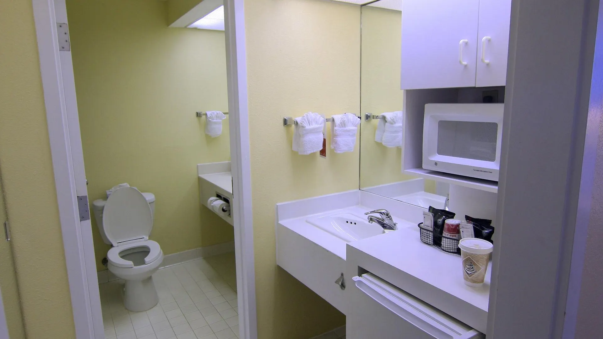 Hotel Ramada By Wyndham Kissimmee Gateway - Free Theme Park Shuttle Four Corners