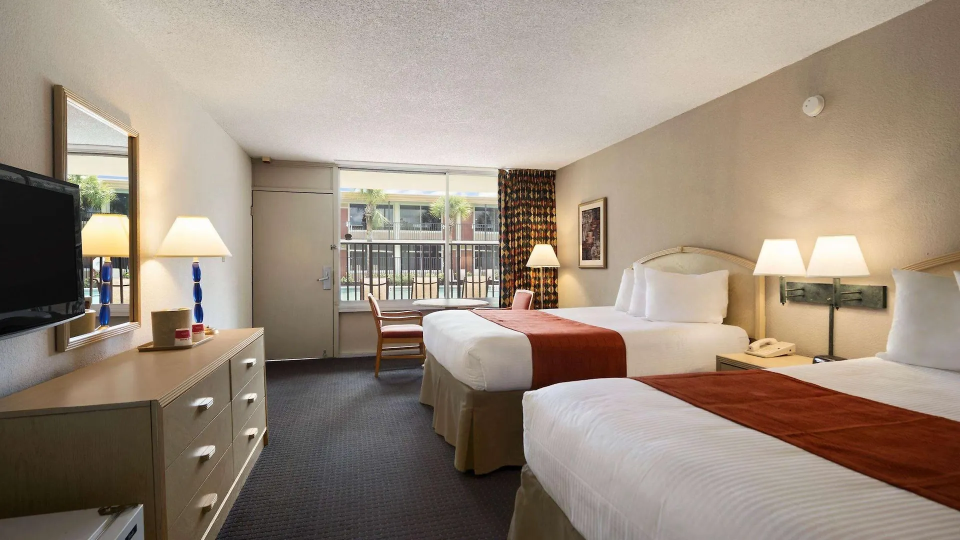 Hotel Ramada By Wyndham Kissimmee Gateway - Free Theme Park Shuttle Four Corners