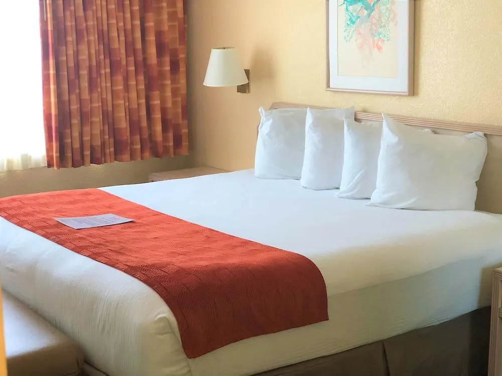 Hotel Ramada By Wyndham Kissimmee Gateway - Free Theme Park Shuttle