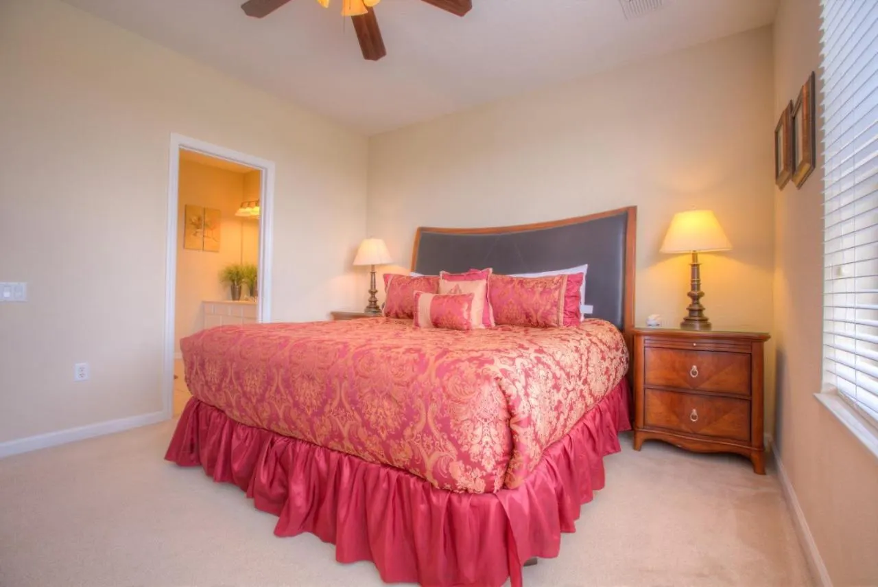 Gorgeous Townhome W Free Access