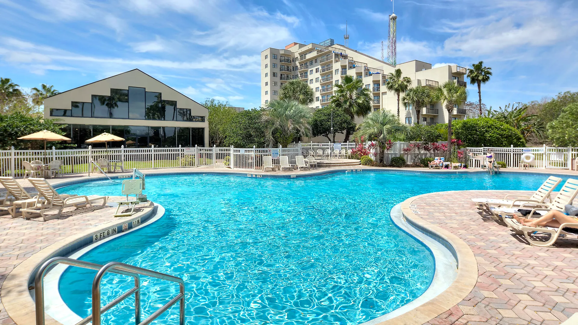 Hotel Enclave Suites, A Staysky & Near Universal
