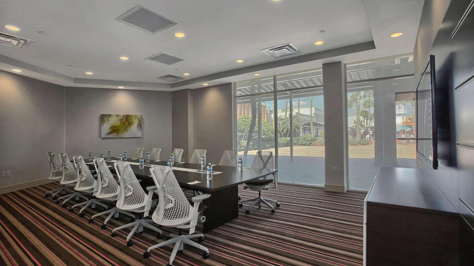 Doubletree By Hilton At The Entrance To Universal Orlando