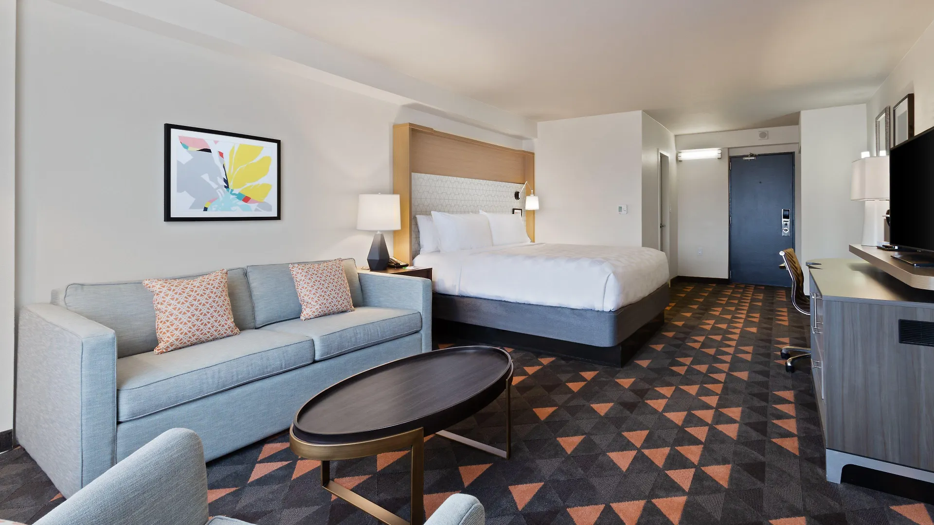 & Across From Universal By Ihg 3*