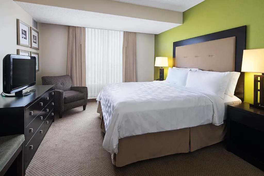 Resort & Across From Universal By Ihg 3*