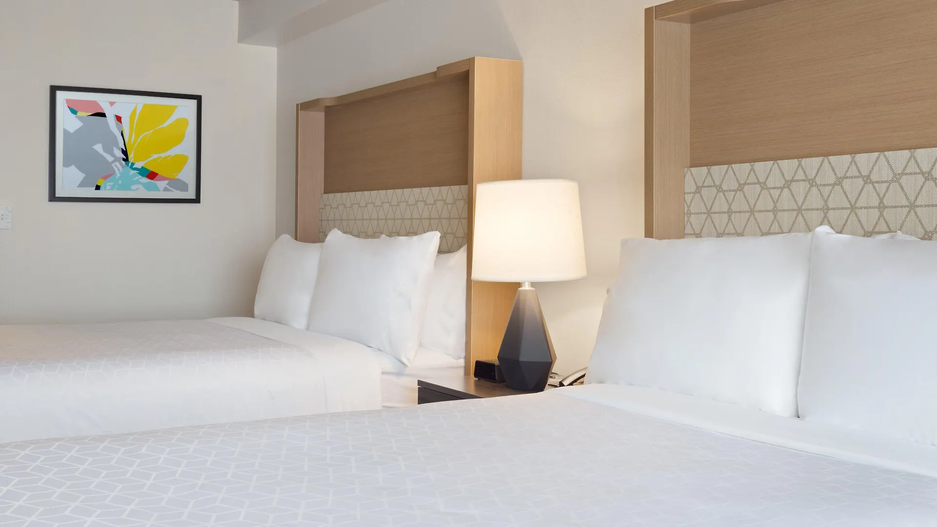 Resort & Across From Universal By Ihg 3*