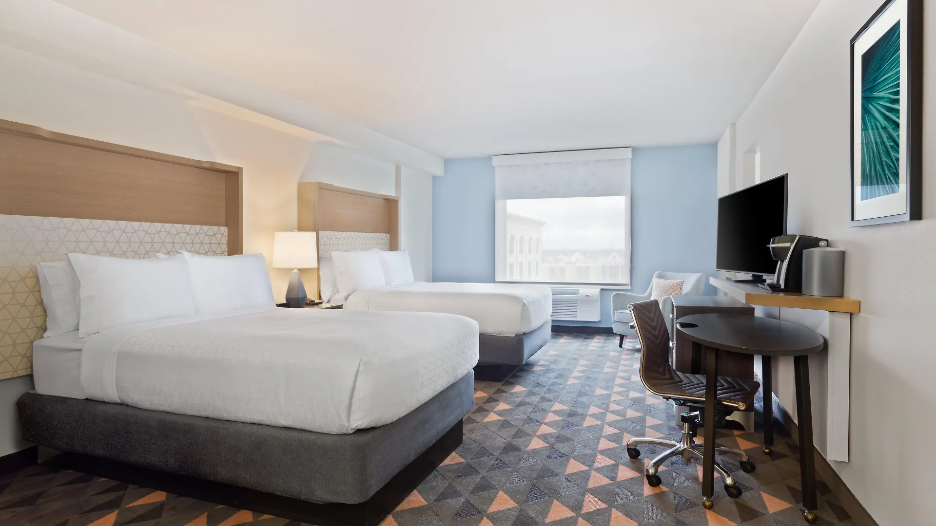 & Across From Universal By Ihg Orlando