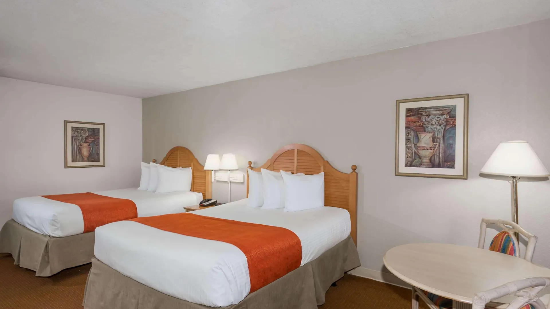 Ramada By Wyndham Kissimmee Gateway - Free Theme Park Shuttle Four Corners
