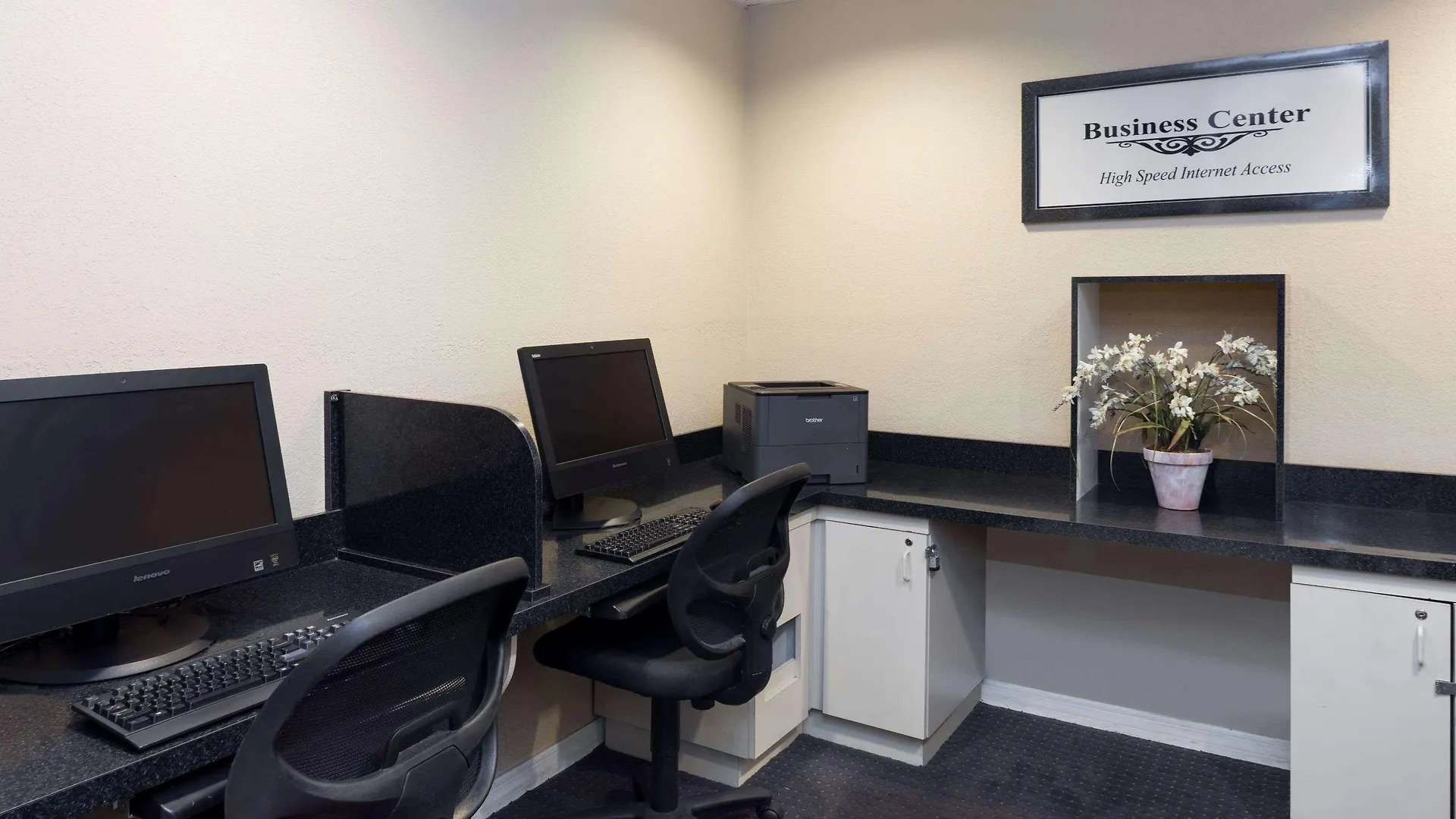 Hotel Ramada By Wyndham Kissimmee Gateway - Free Theme Park Shuttle 3*