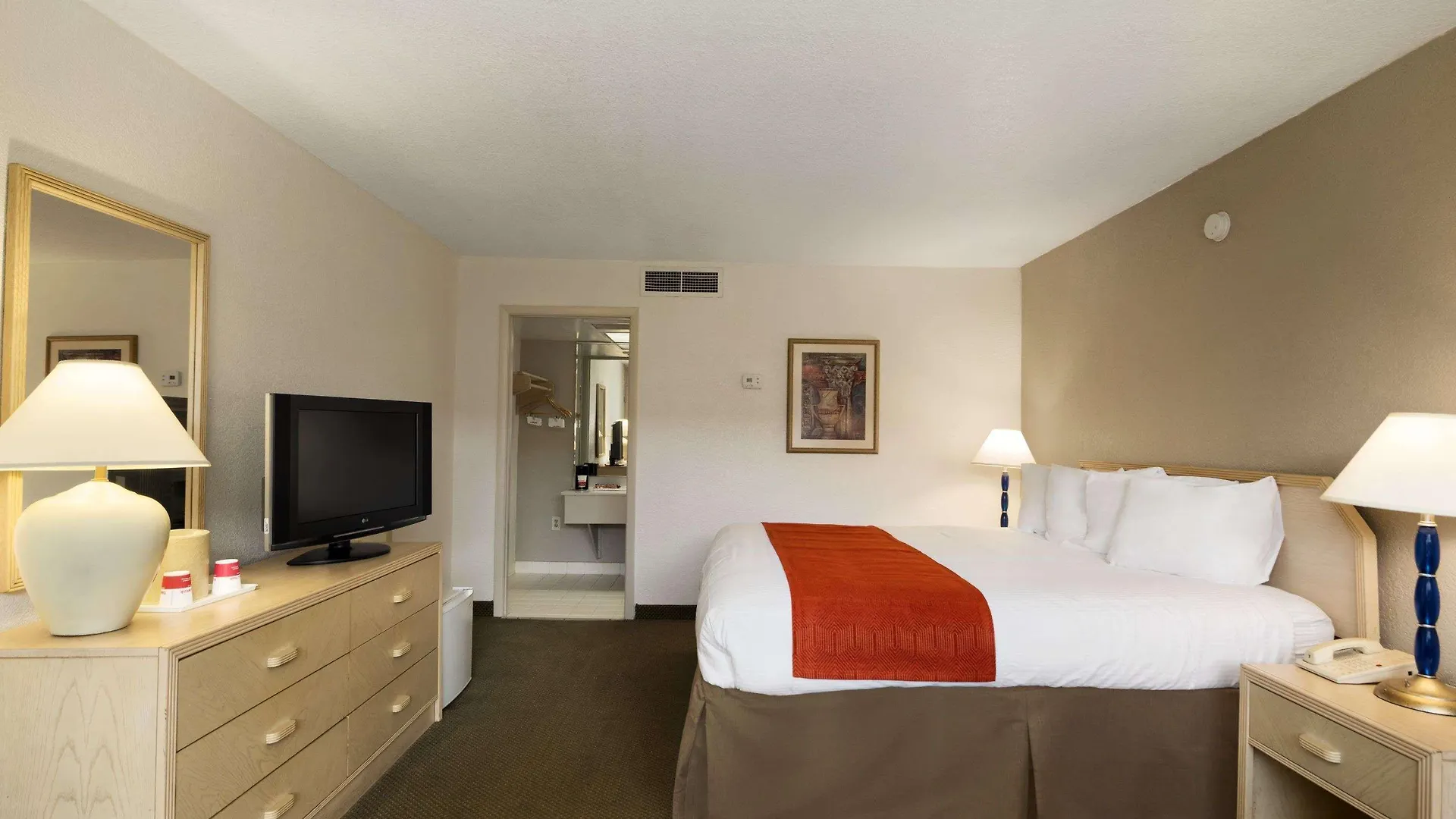 Hotel Ramada By Wyndham Kissimmee Gateway - Free Theme Park Shuttle 3*