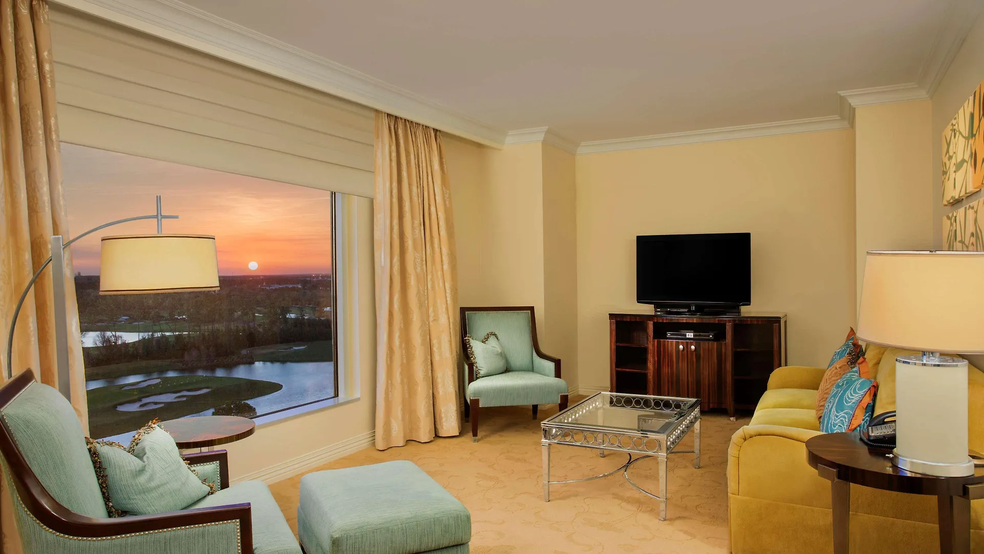 Waldorf Astoria Orlando - An Official Walt Disney World 5*