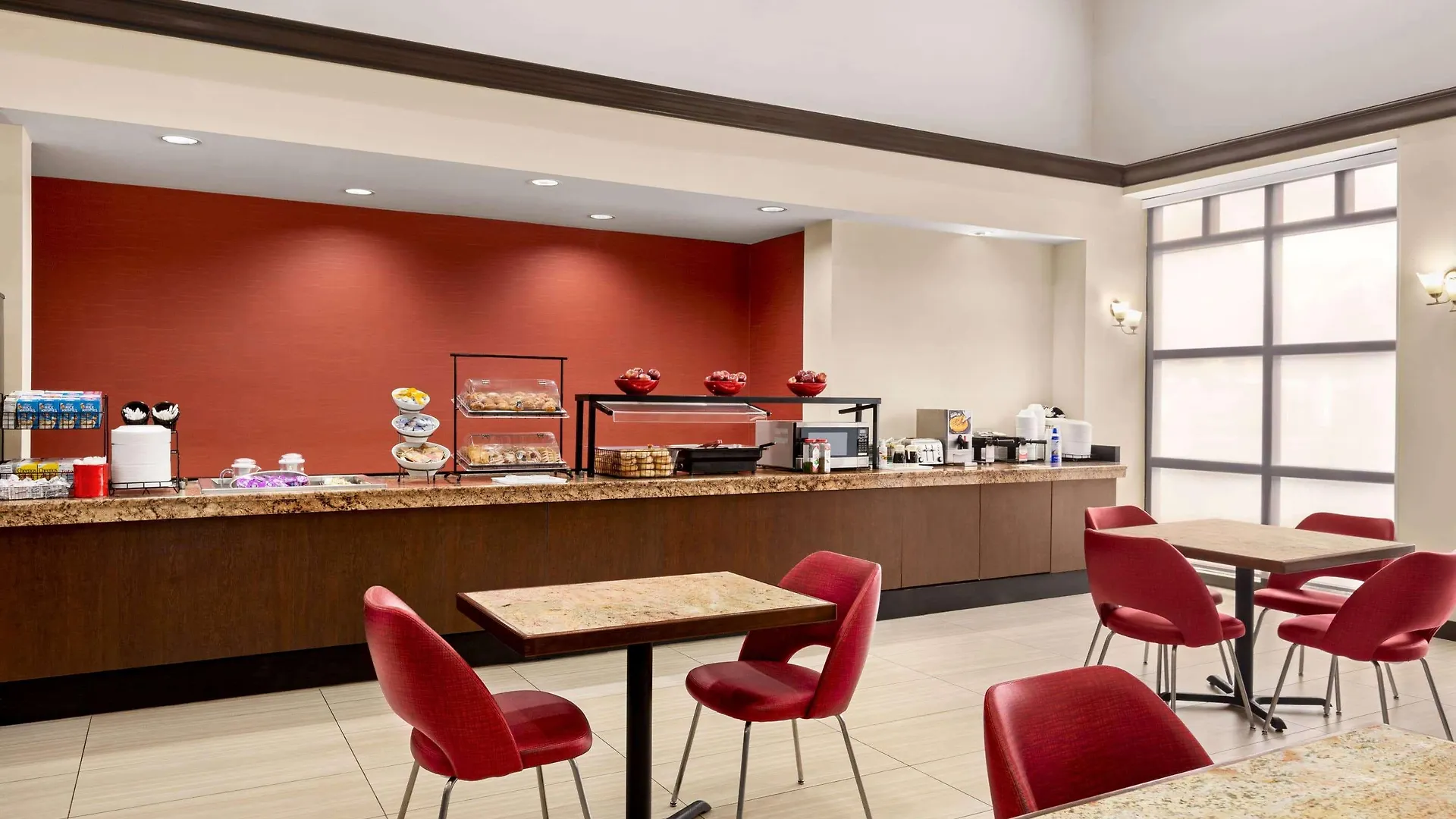 Ramada By Wyndham Airport- Free Airport Shuttle Orlando