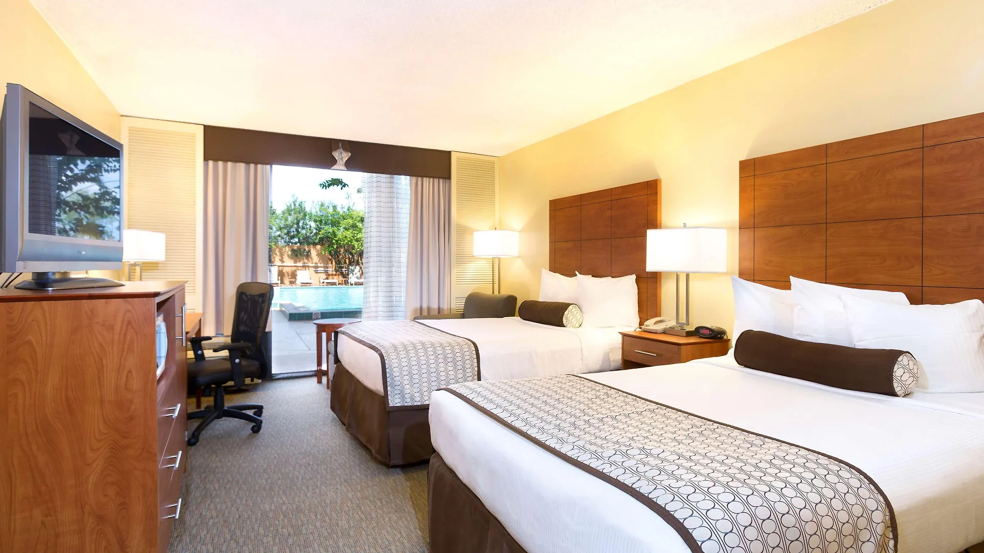 Western Gateway Hotel 4*