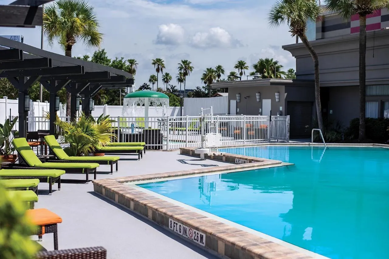 Resort & Across From Universal By Ihg 3*