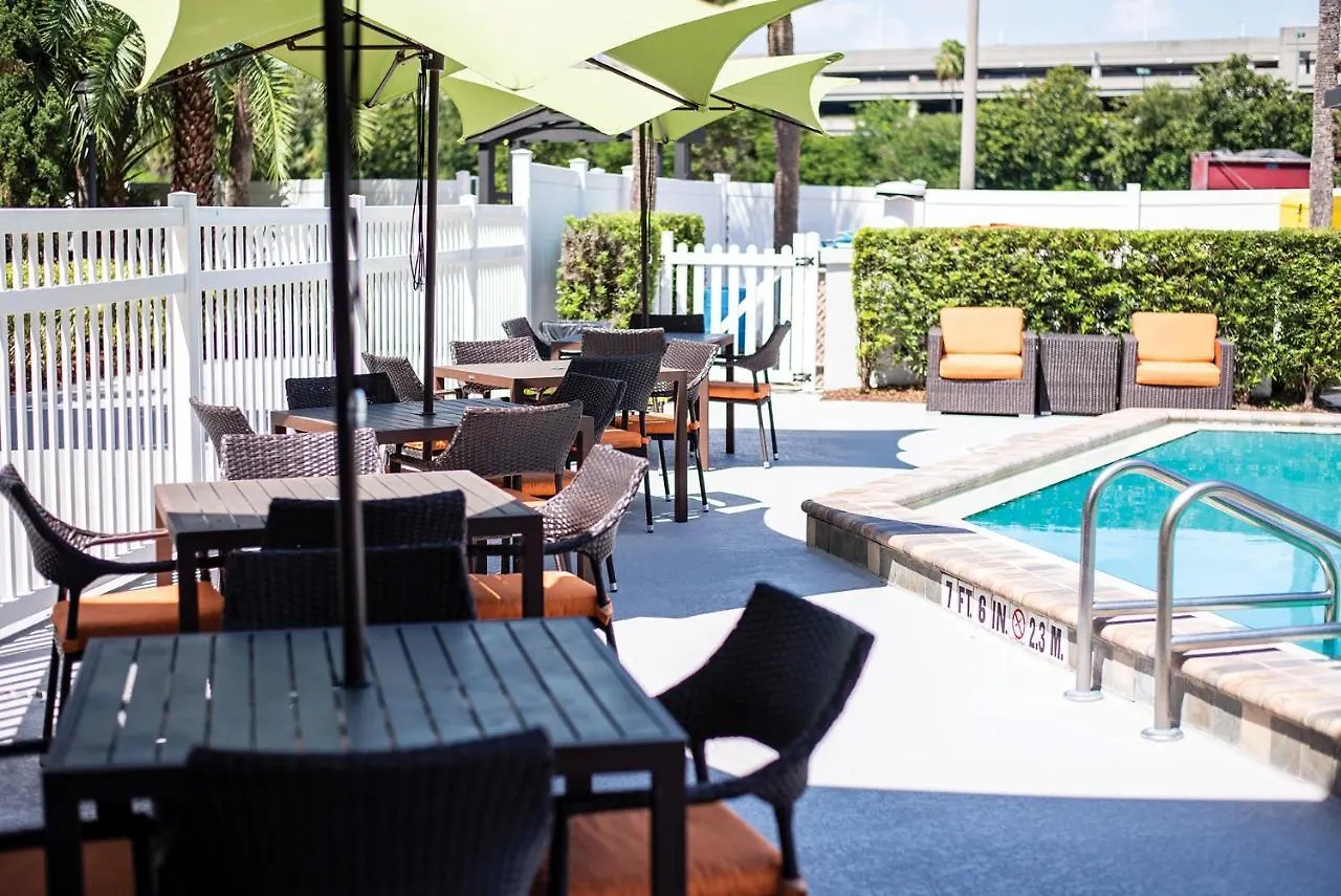 Resort & Across From Universal By Ihg Orlando