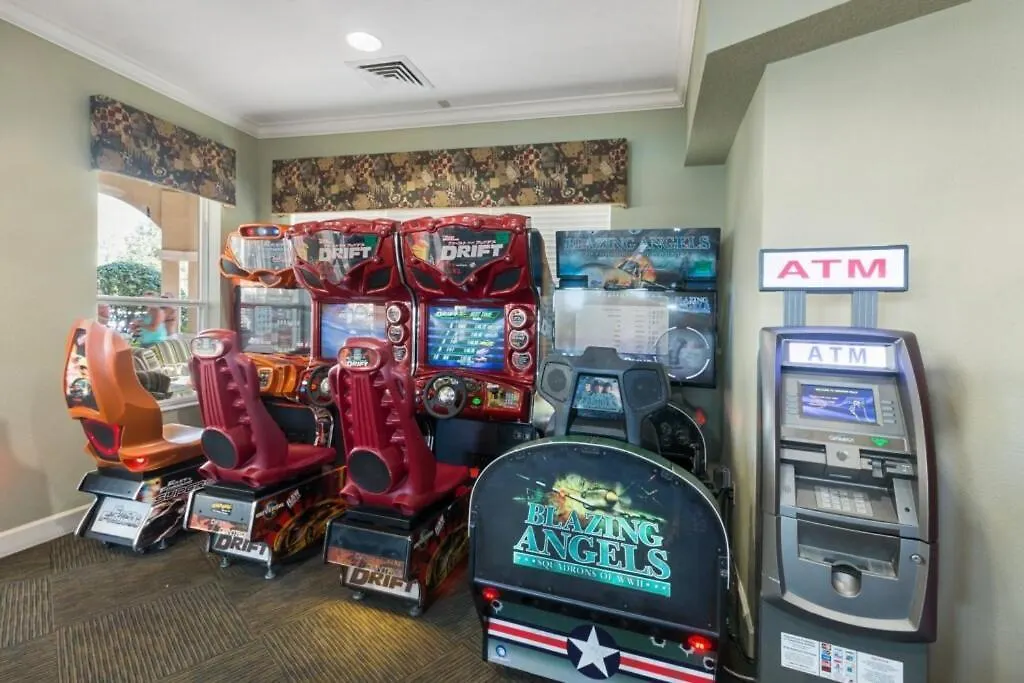 Luxurious - Just 2 Miles From #404 Lejlighed
