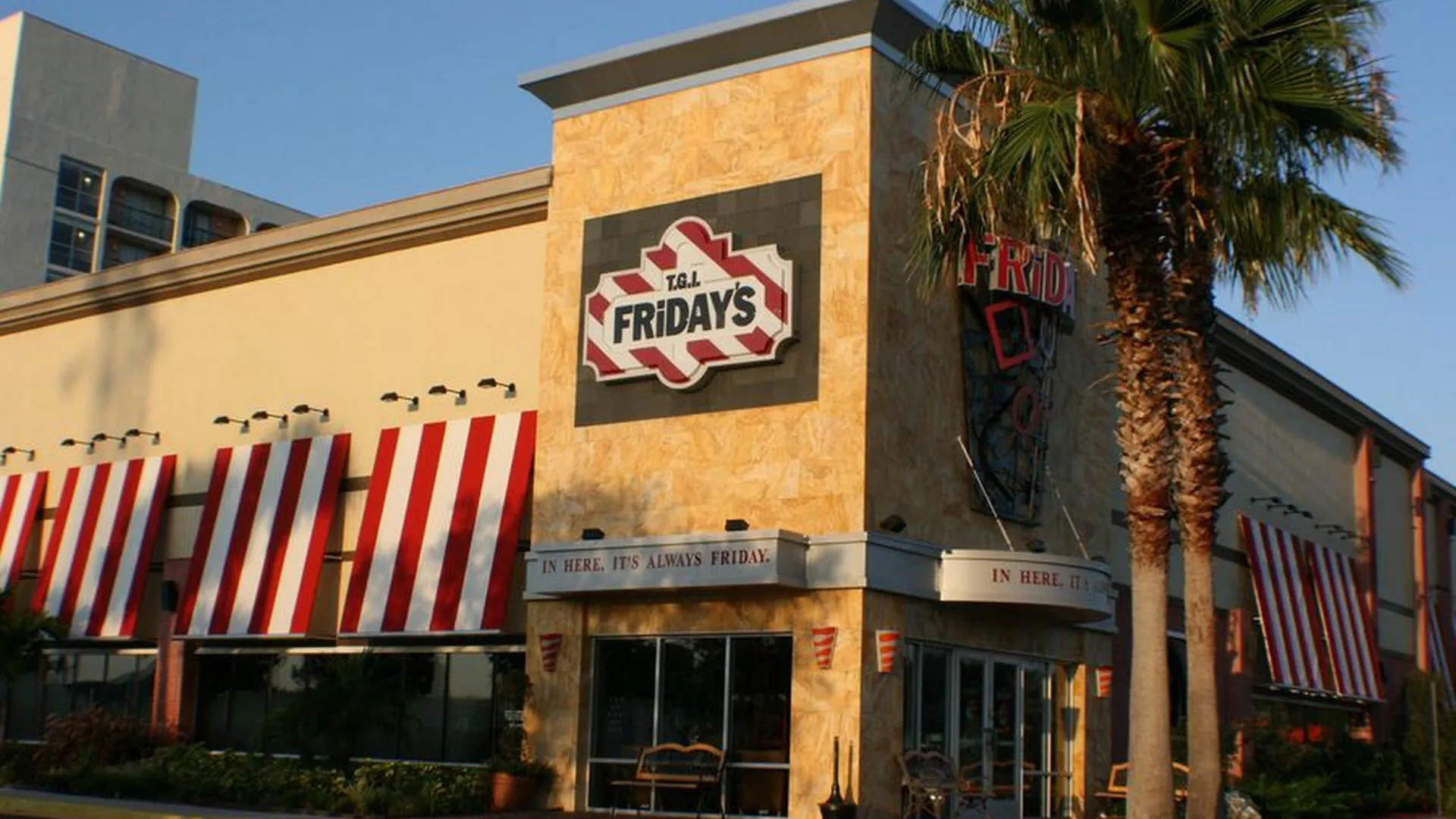 & Across From Universal By Ihg 3*