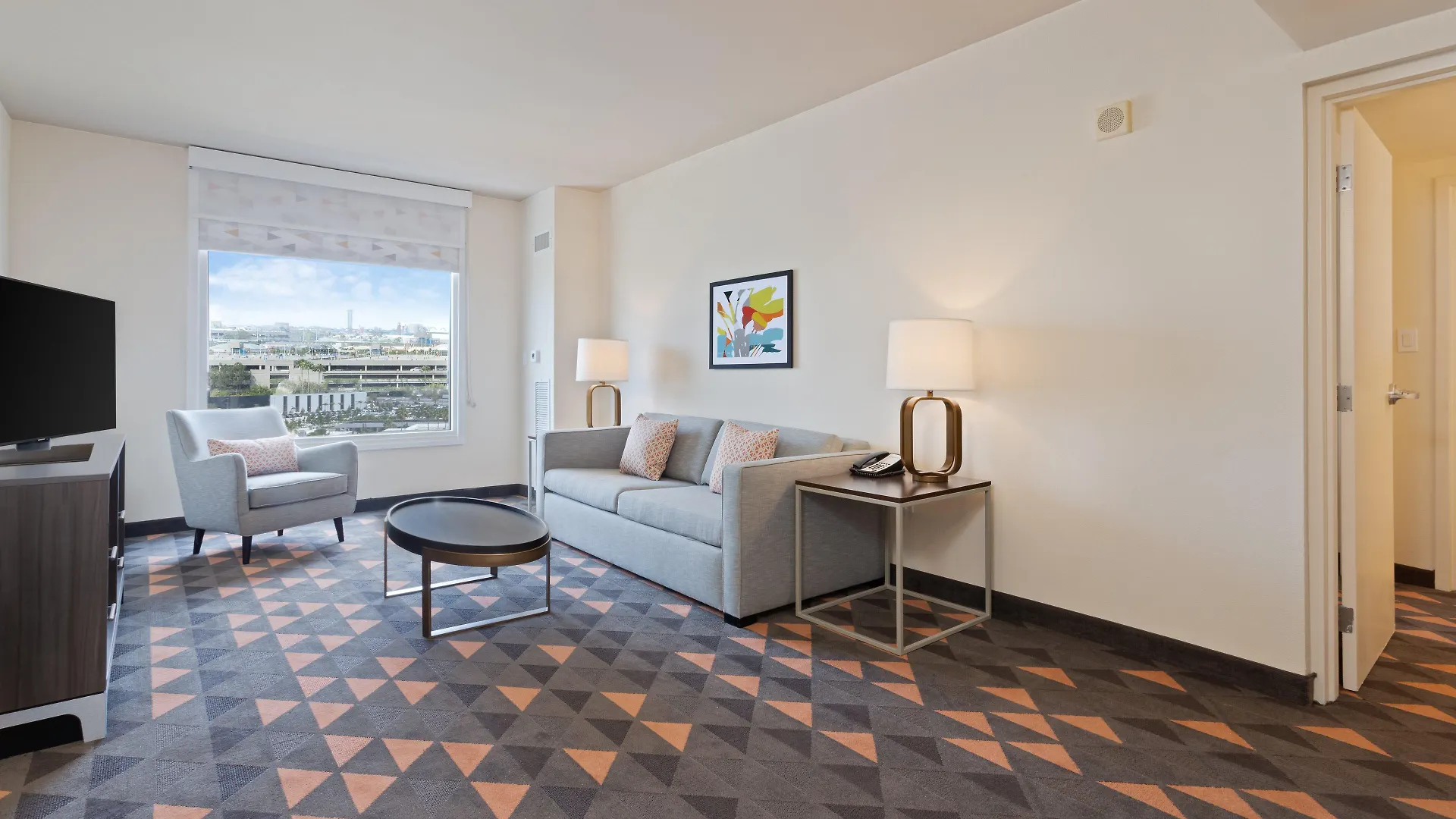 & Across From Universal By Ihg Orlando