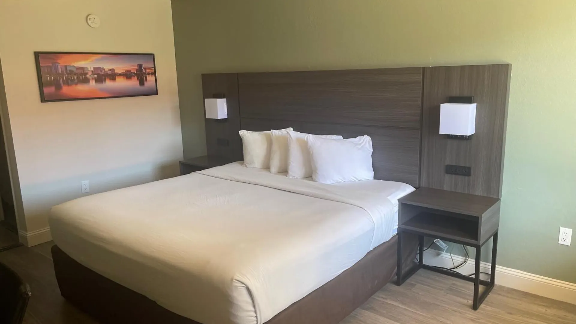 Quality & Orlando East - Ucf Area Alafaya