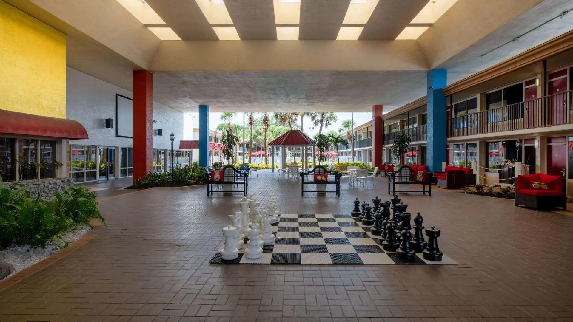 Ramada By Wyndham Kissimmee Gateway - Free Theme Park Shuttle Hotel Four Corners