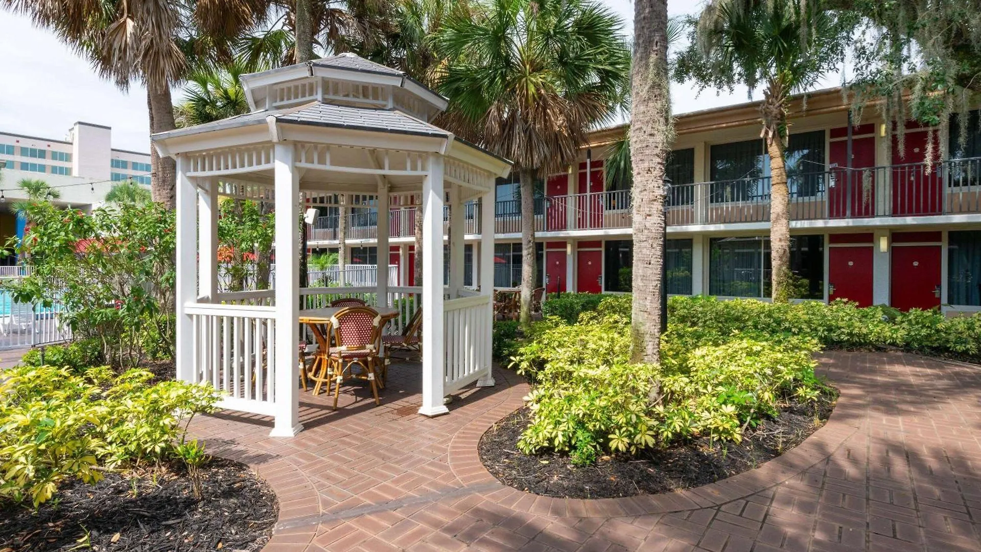 Hotel Ramada By Wyndham Kissimmee Gateway - Free Theme Park Shuttle