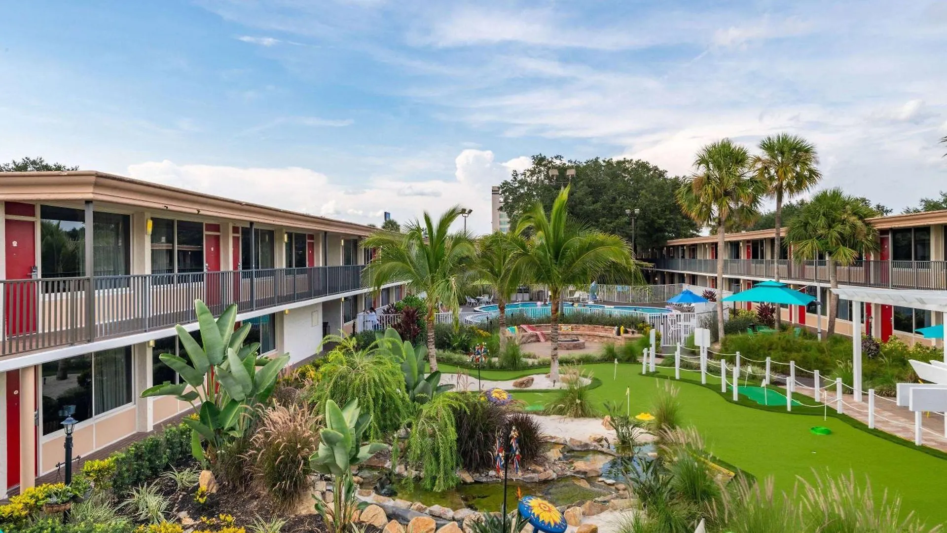 Ramada By Wyndham Kissimmee Gateway - Free Theme Park Shuttle Hotel