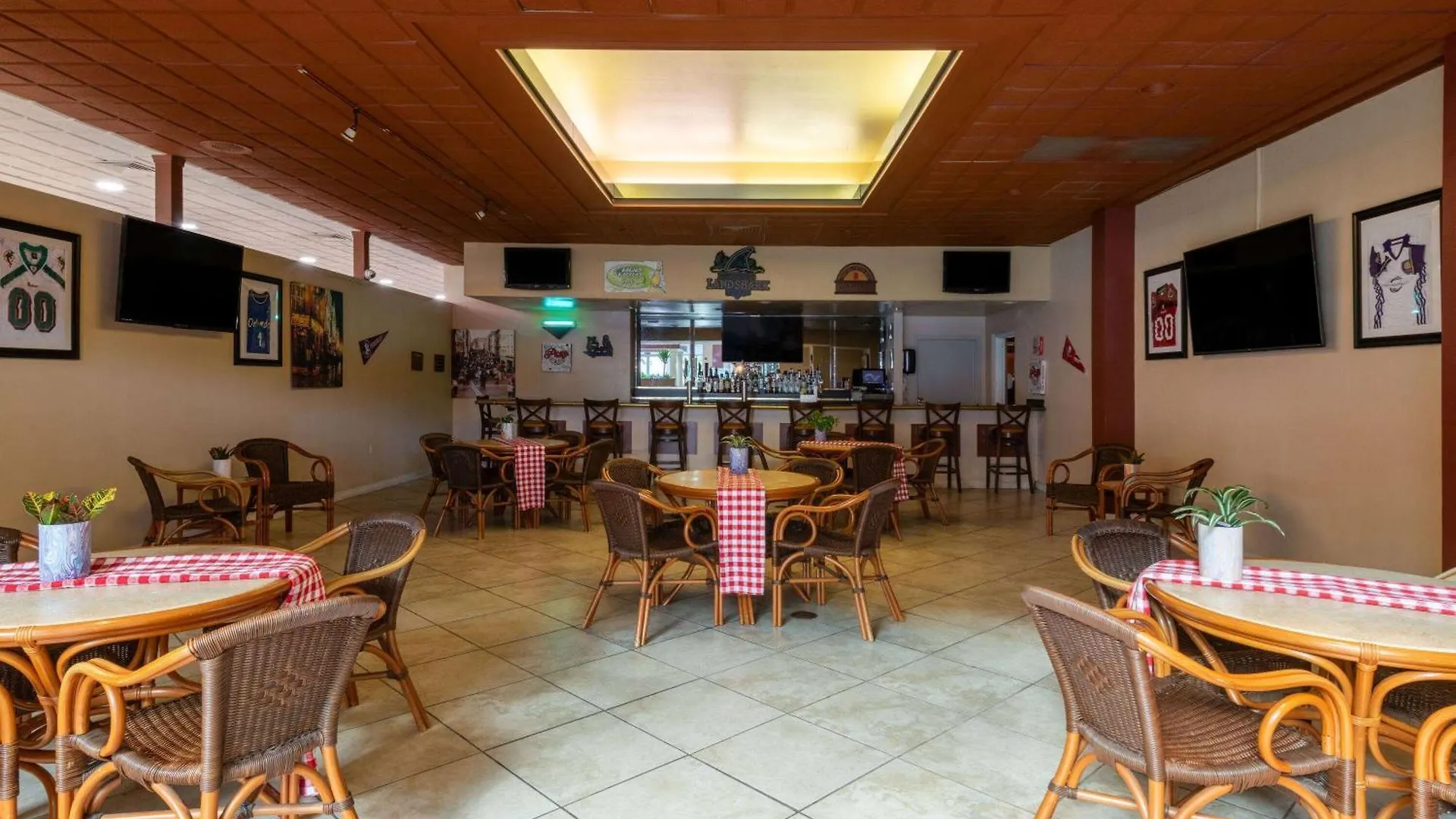 Ramada By Wyndham Kissimmee Gateway - Free Theme Park Shuttle 3*