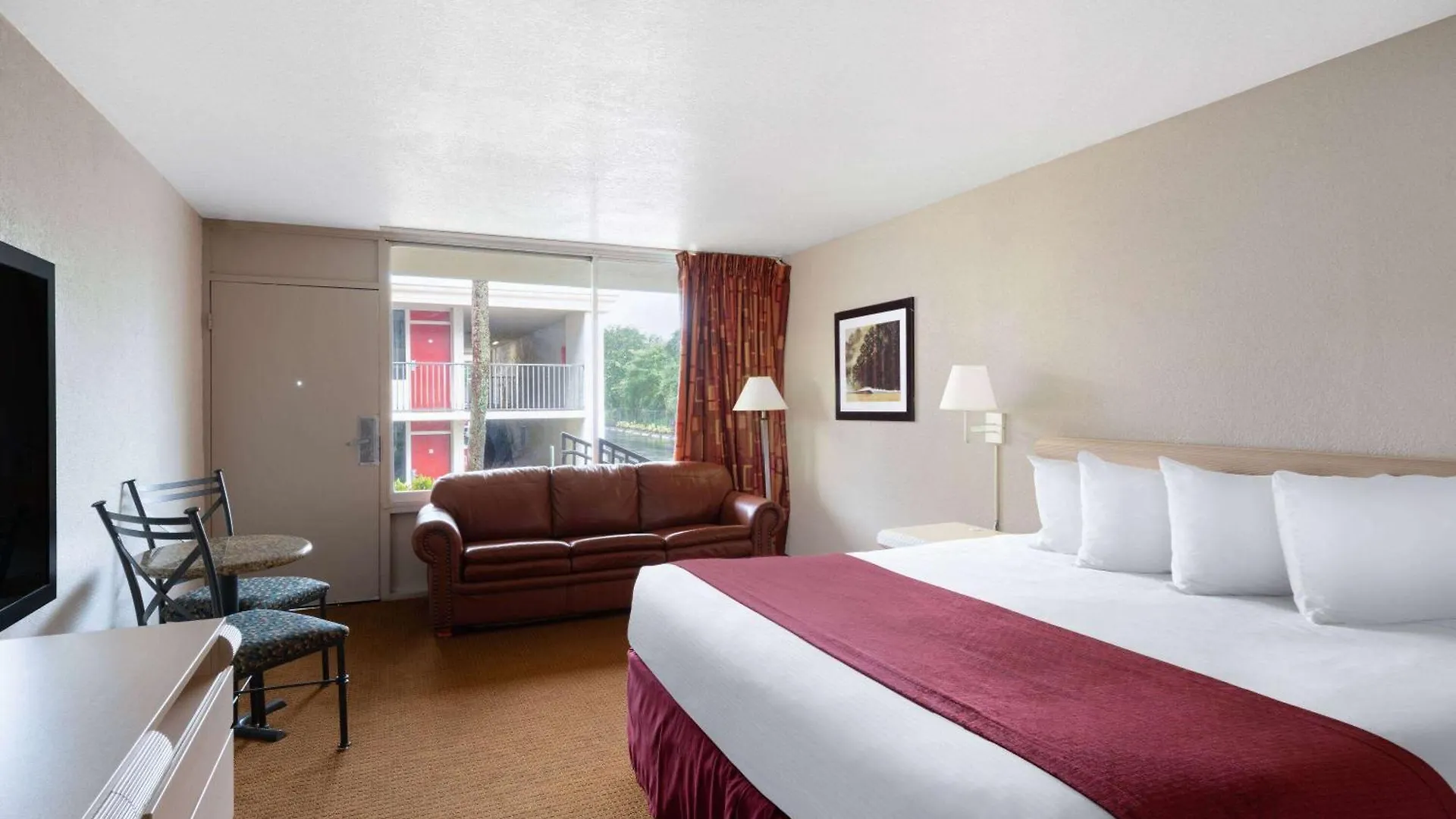 Ramada By Wyndham Kissimmee Gateway - Free Theme Park Shuttle Four Corners