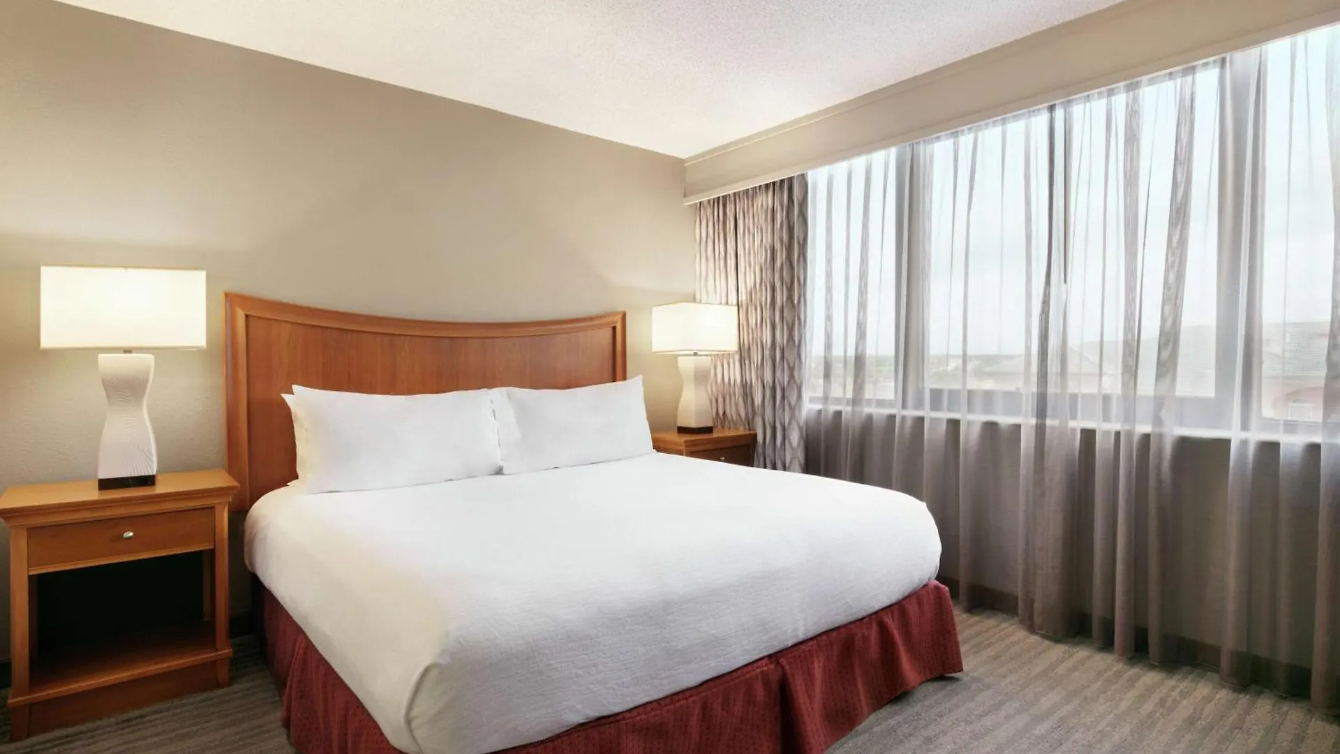 Embassy By Hilton Orlando International Drive Icon Park 3*