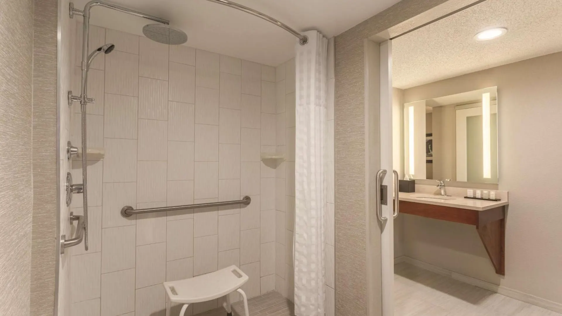 Hotell Embassy By Hilton Orlando International Drive Icon Park 3*